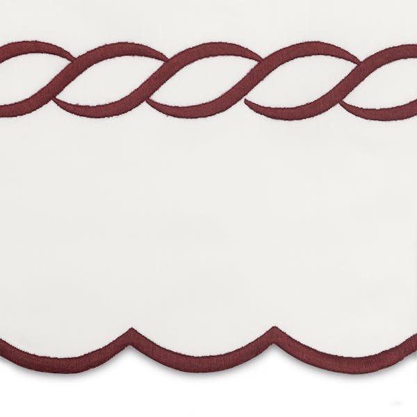 Classic Chain Scallop Bed Linens
