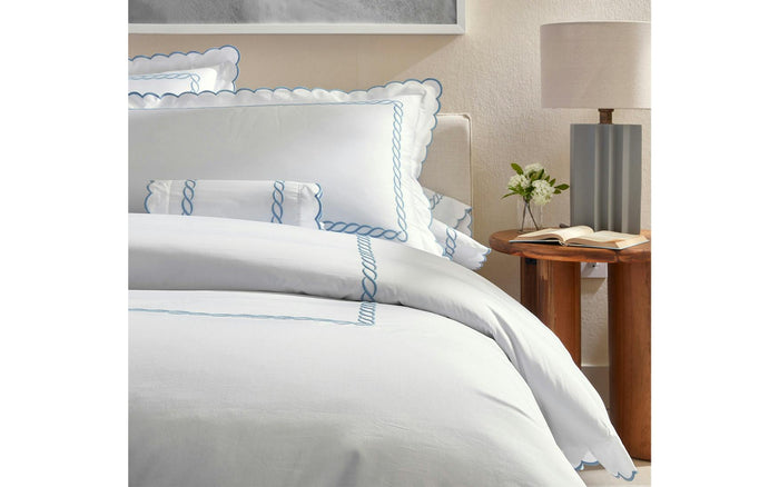 Classic Chain Scallop Bed Linens