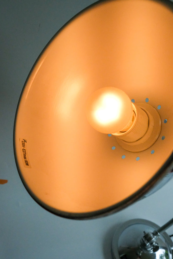 Desk lamp