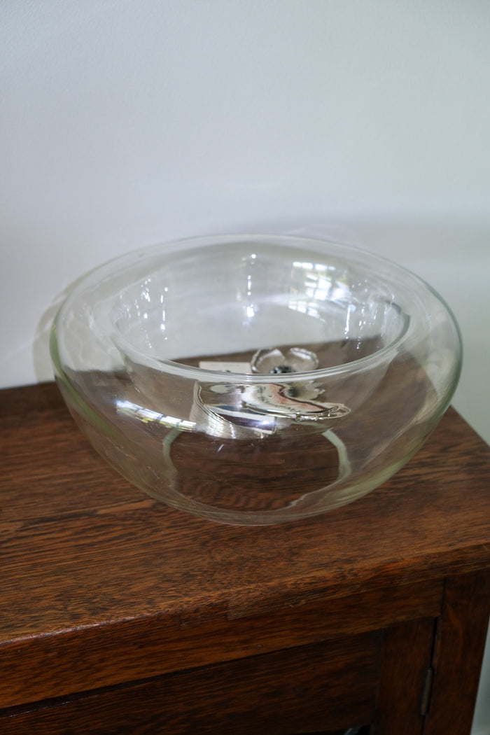 Double wanded glass bowl