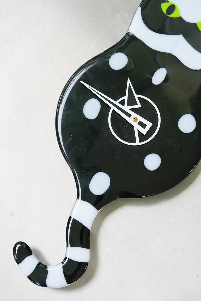 Glass cat clock