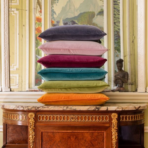 Iosis Divan Decorative Pillow