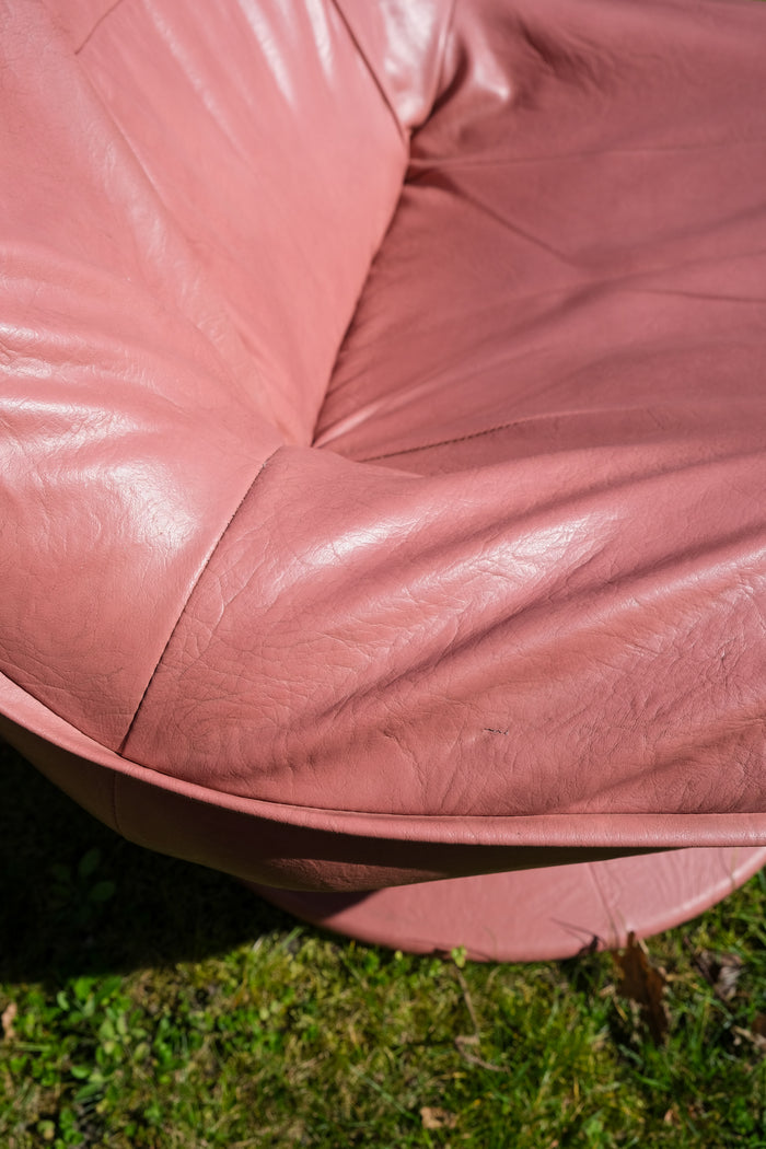 Pink swivel chair