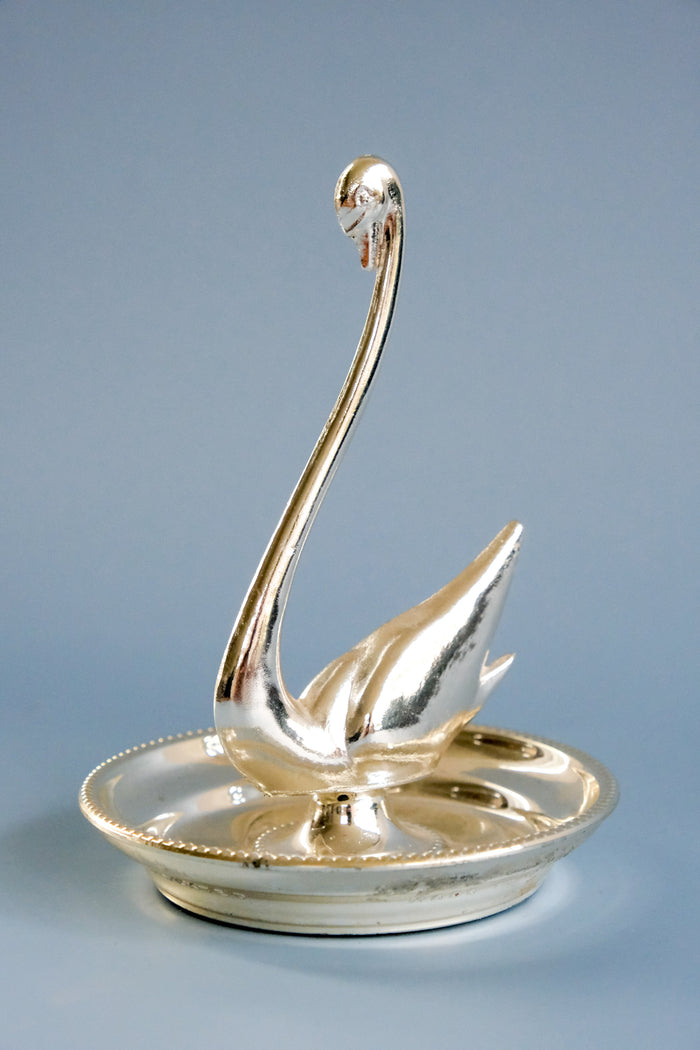 Swan ring holder