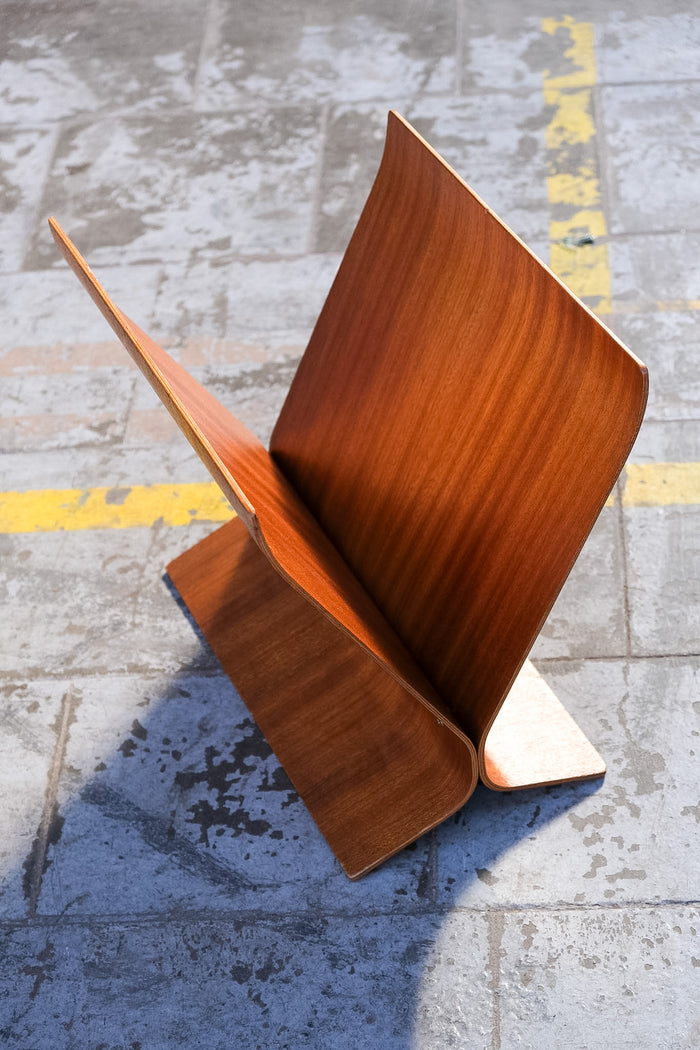 Umbra design magazine holder