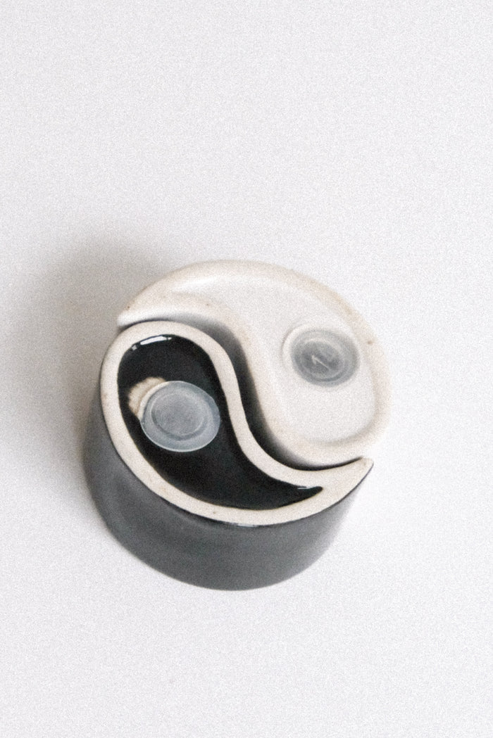 Yin yang salt & pepper shaker